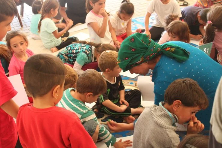 ezidi A Call from Volunteers Helping Yazidis: We Invite All Artists to Work with War Victims